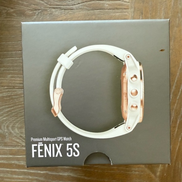 Garmin Fenix 5S Sapphire Edition Multisport GPS Smartwatch - White and Rose Gold - Picture 3 of 14